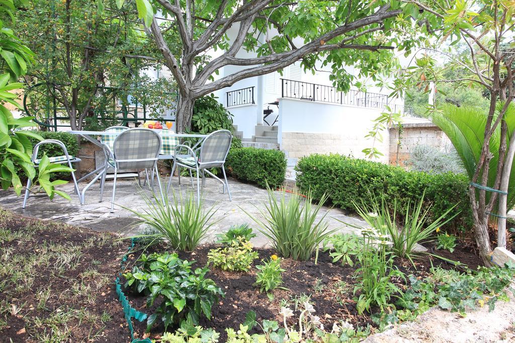 Apartments Lavanda Primosten Exterior photo